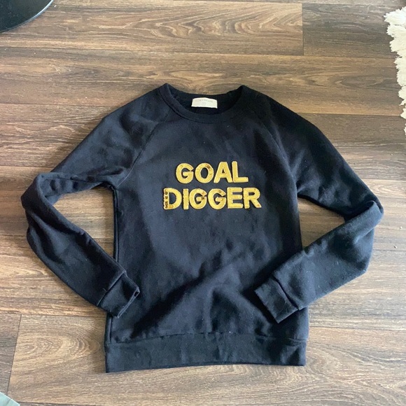 Bow & Drape Goal Digger Crew - Picture 2 of 6